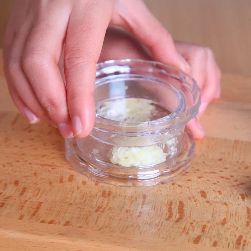 1PC New Kitchen Multifunctional Garlic Crusher Manual Garlic Press Roll Crusher Chopper Home Appliance Kitchen Gadgets Accessori
